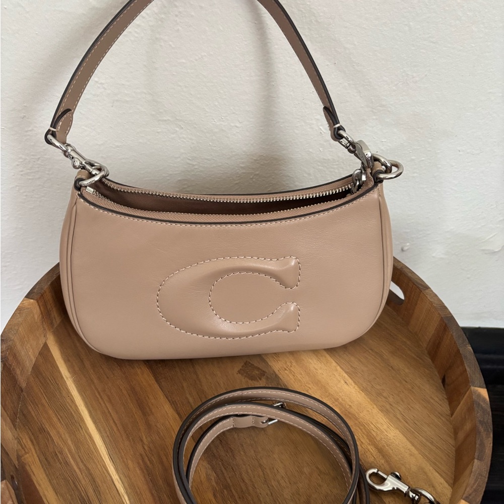 Coach Light Tan Leather Shoulder Bag